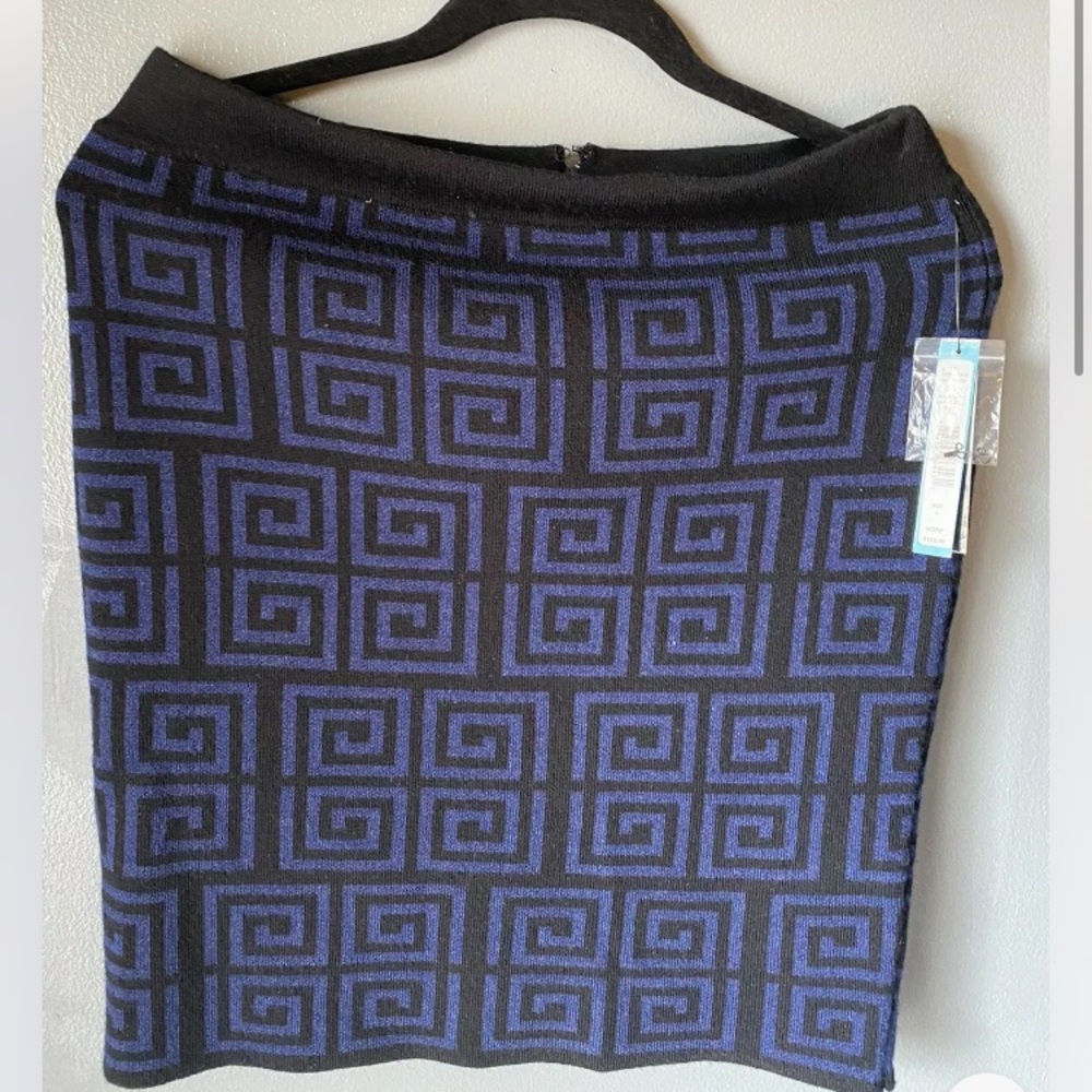 NWT Alice + Olivia Black And Navy Geometric Short Skirt L